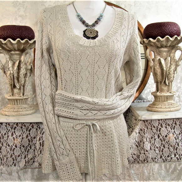 ELLE Sweaters - ELLE Sweater knit white silver metallic, peplum L